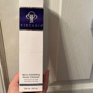 honey cleanser circadia